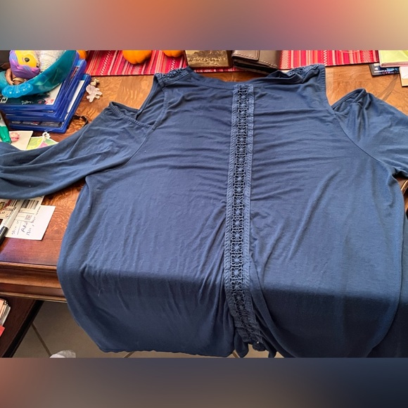 Blue 3x shirt tag removed. Measures - 24 in across bust, 20 in cold shoulder arm - Picture 6 of 6
